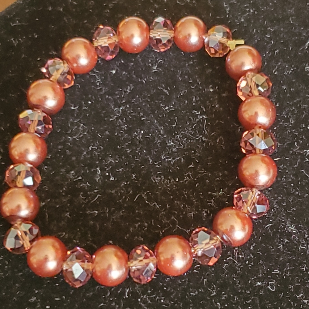 Brown bead and faux pearl stretch bracelet